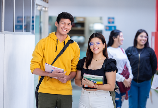 Estudiantes del Instituto Tecnológico Bolivariano